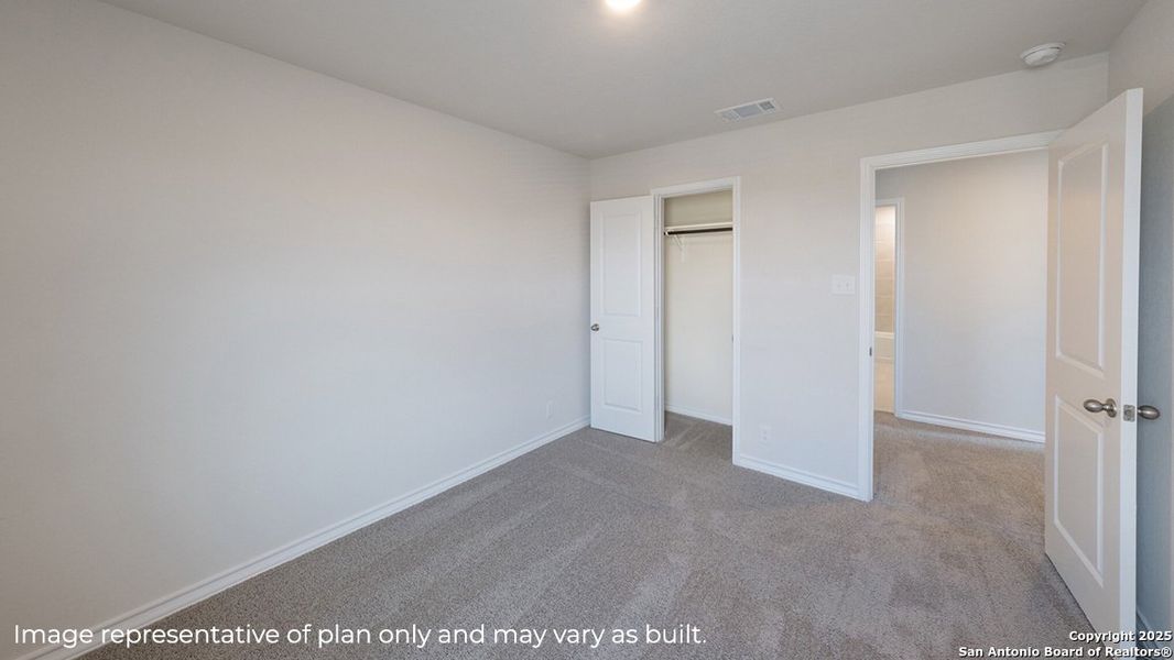 Spacious, unfurnished interior of a new home in Brookstone Creek, San Antonio (Image 20).