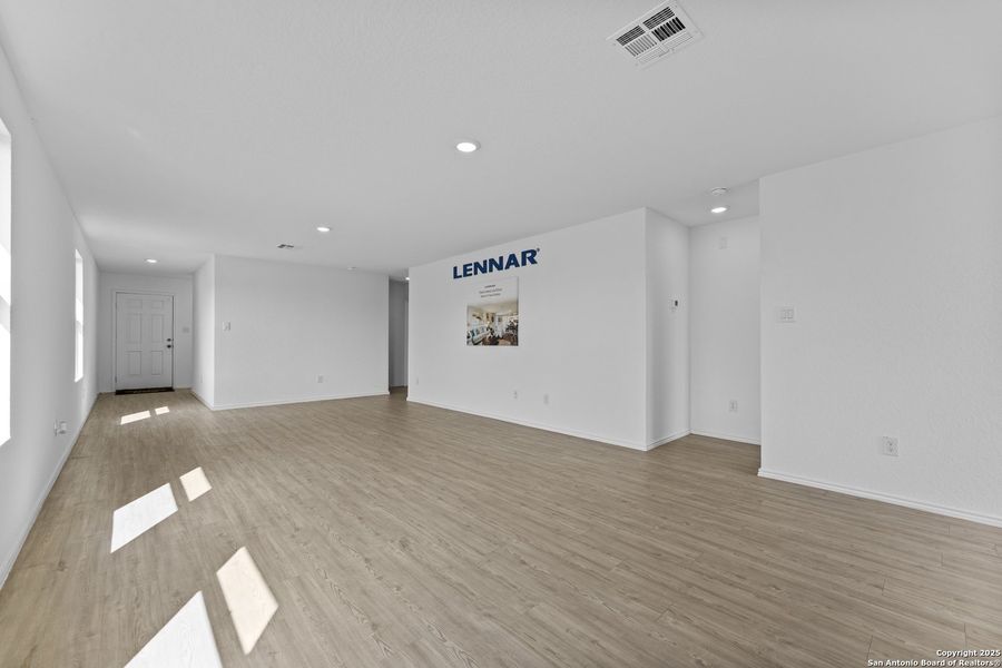 Spacious, unfurnished interior of a new home in , New Braunfels (Image 14).