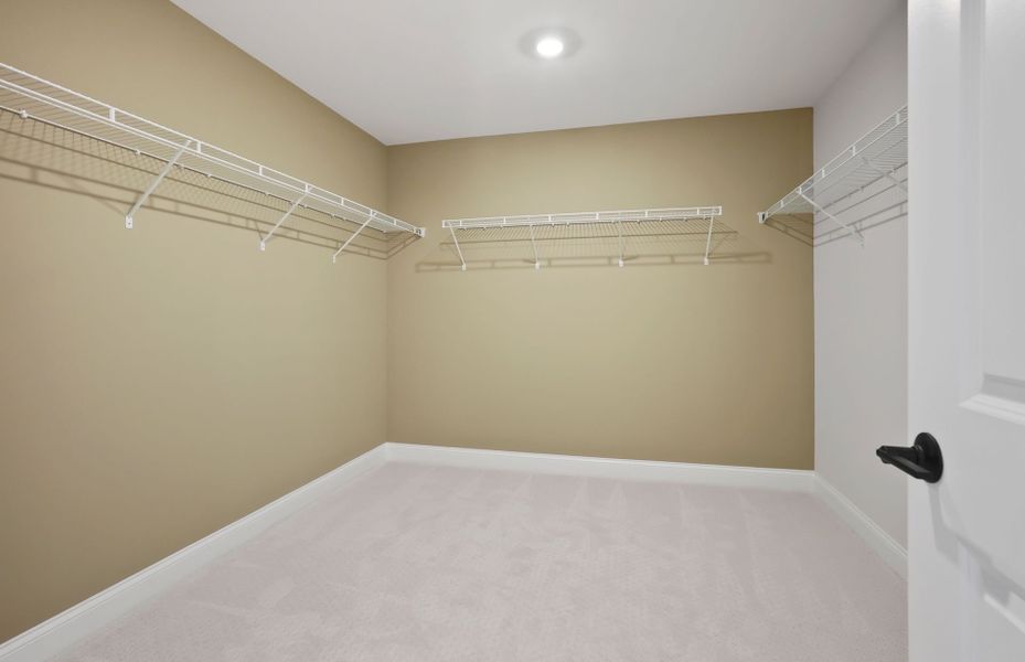 Spacious, unfurnished interior of a new home in Forest Creek, Waxhaw (Image 21).