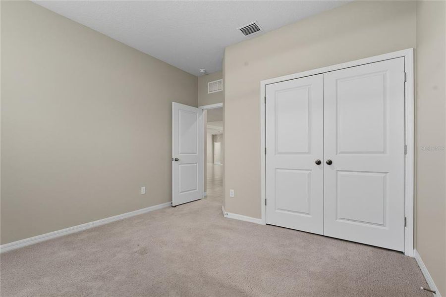 Spacious, unfurnished interior of a new home in , Dade City (Image 19).