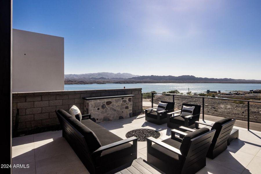 057_OUTDOOR SITTING AREA 057_OUTDOOR SITTING AREA