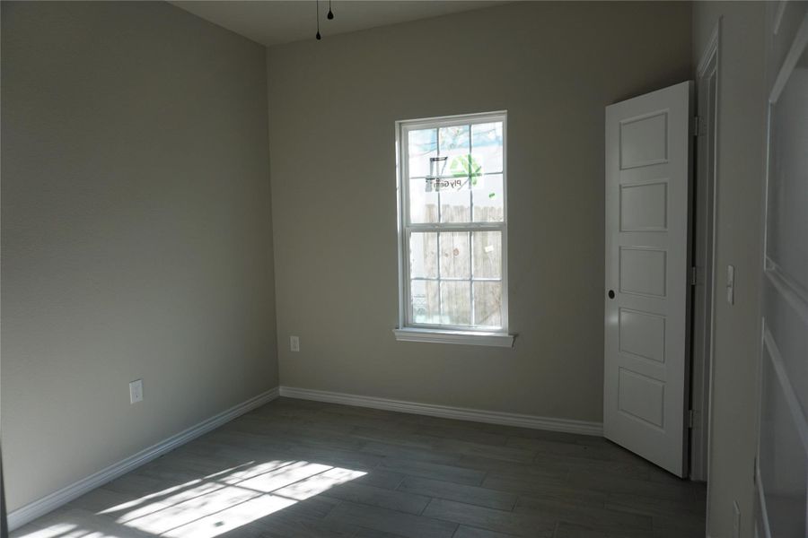 Spacious, unfurnished interior of a new home in , Willis (Image 11).