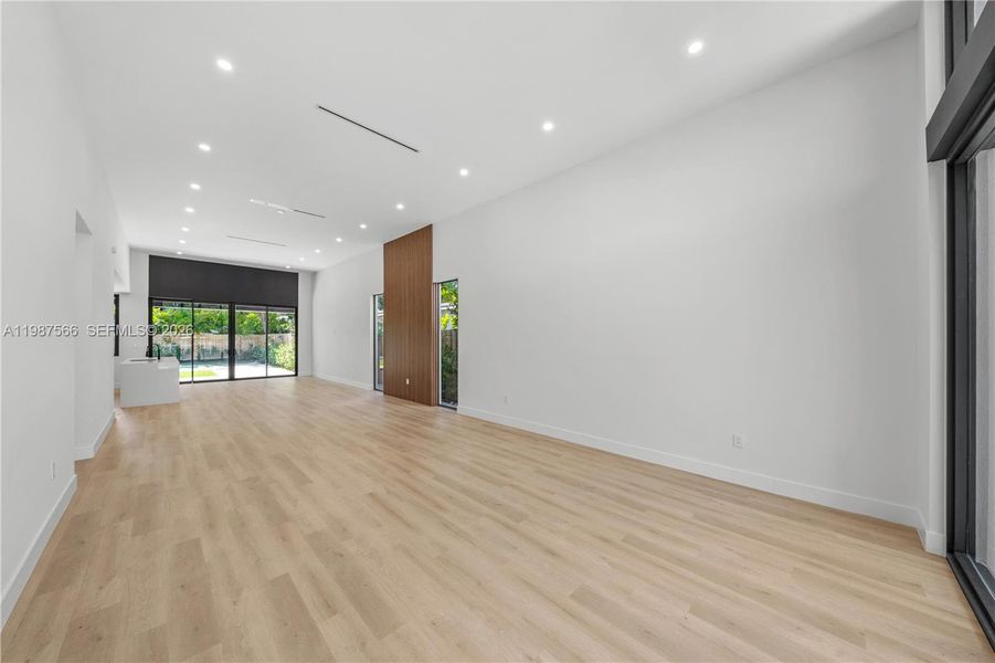 Spacious, unfurnished interior of a new home in , Miami (Image 17).