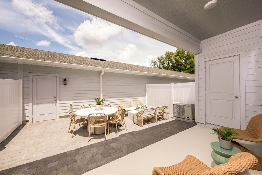 Representative exterior details of a home built from the Providence by Beazer Homes in Aulin Square, Oviedo (Image 3).
