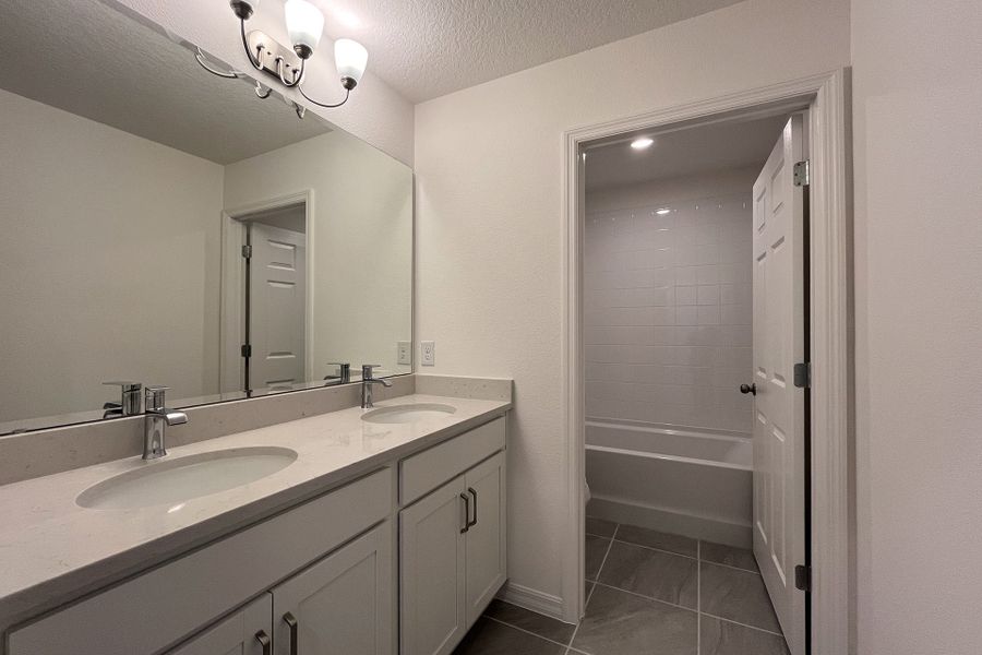 Furnished interior view inside a new home in Trinity Lakes, Groveland (Image 9).