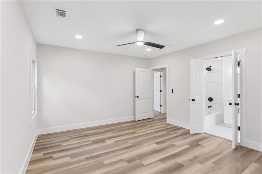 Spacious, unfurnished interior of a new home in , Atlanta (Image 28).