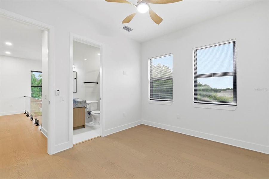Spacious, unfurnished interior of a new home in , Safety Harbor (Image 61).