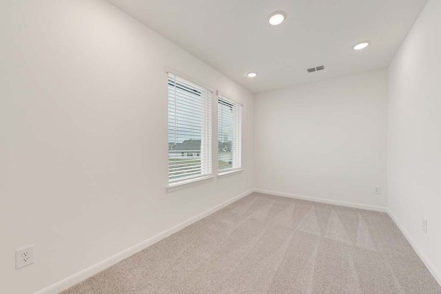 Representative unfurnished interior of a home built from the Eastholme by Pacesetter Homes in Elevon, Lavon (Image 26).