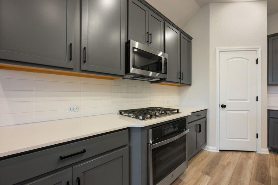 Representative images and renderings are for illustrative purposes. Actual structural options and design finishes of home may vary. Representative images and renderings are for illustrative purposes. Actual structural options and design finishes of home may vary.