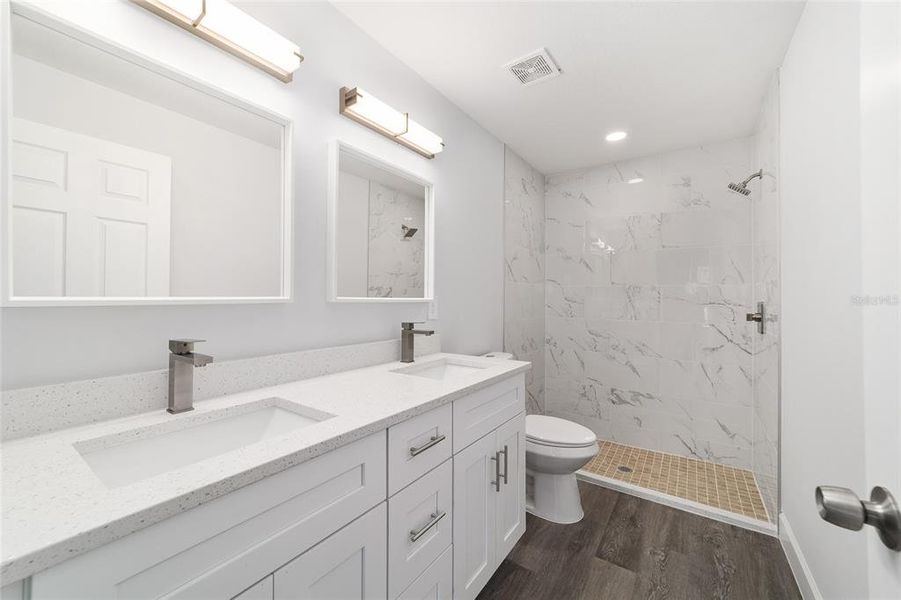 Furnished interior view inside a new home in , Dunnellon (Image 4).