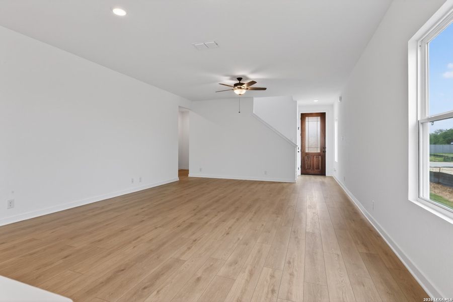 Spacious, unfurnished interior of a new home in Saddlebrook Ranch, Schertz (Image 16).