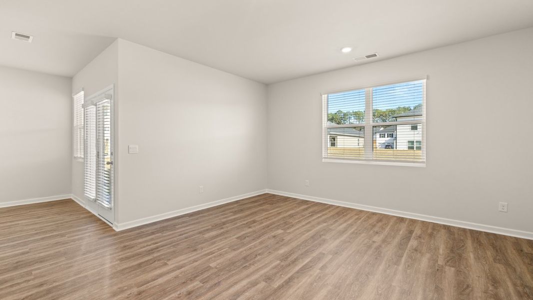 Spacious, unfurnished interior of a new home in Oakchase at Hampton, Hampton (Image 15).