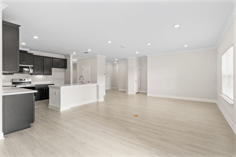 Spacious, unfurnished interior of a new home in Windswept Estates, Freeport (Image 18).