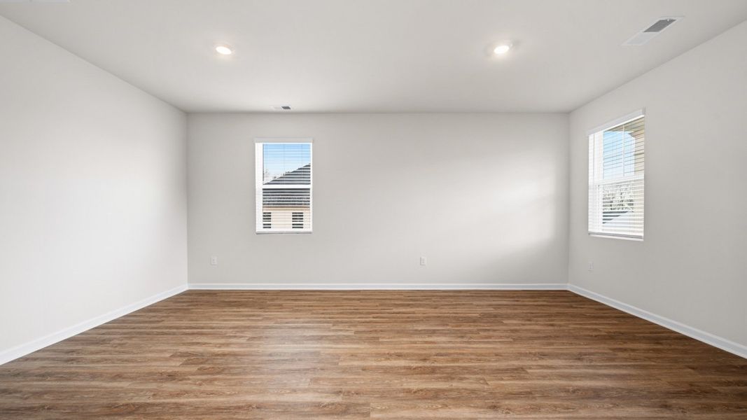 Spacious, unfurnished interior of a new home in Brooks Station, Dacula (Image 14).