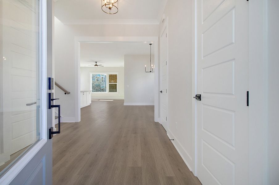 Spacious, unfurnished interior of a new home in Charleston Landing, North Myrtle Beach (Image 10).