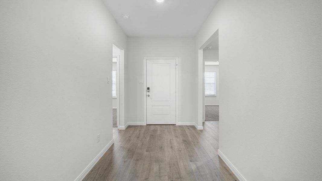 Spacious, unfurnished interior of a new home in Saddlebrook, Waxahachie (Image 22).