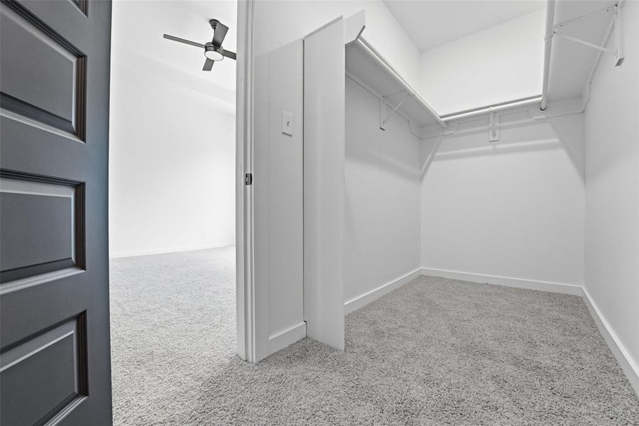 Spacious, unfurnished interior of a new home in , Houston (Image 19).