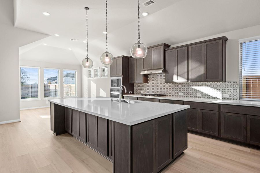 Furnished interior view inside a new home in Valencia 60', Manvel (Image 10).