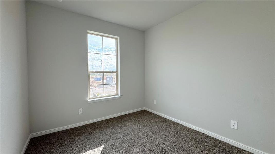 Spacious, unfurnished interior of a new home in The Canyons, Keene (Image 13).