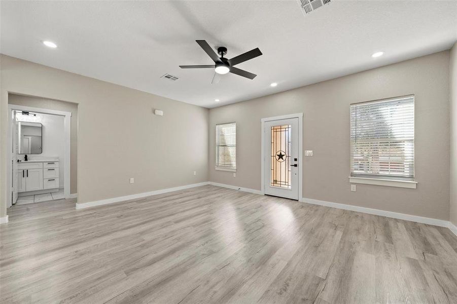 Spacious, unfurnished interior of a new home in , Waco (Image 15).