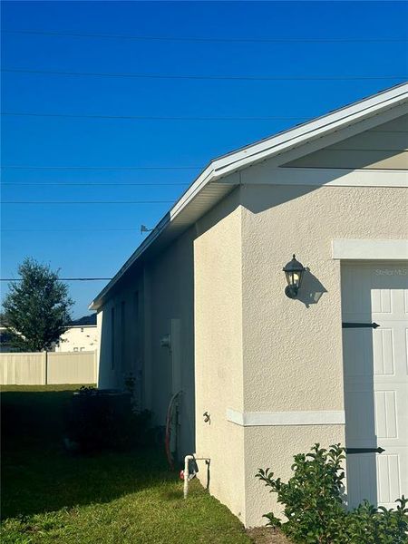 Exterior details and patio area of a home in , Kissimmee (Image 18).