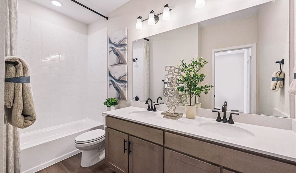 Navy3-1-DuosLookingGlass Bathroom