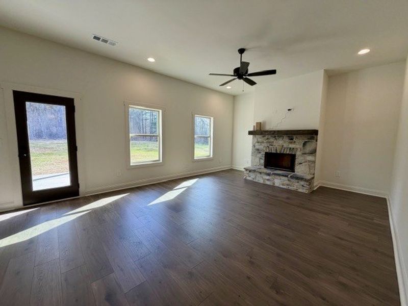 Spacious, unfurnished interior of a new home in Kimbell Acres, Pine Mountain (Image 10). Spacious, unfurnished interior of a new home in Kimbell Acres, Pine Mountain (Image 10).
