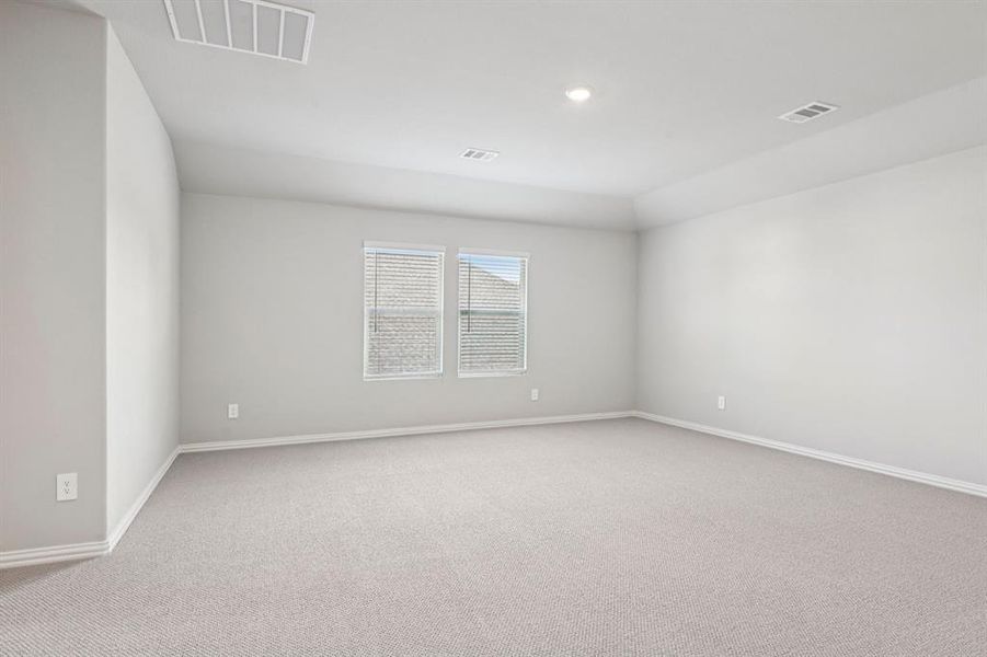 Spacious, unfurnished interior of a new home in Windmore, Princeton (Image 18).