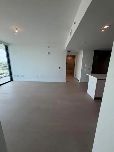 Spacious, unfurnished interior of a new home in , Hallandale Beach (Image 20).