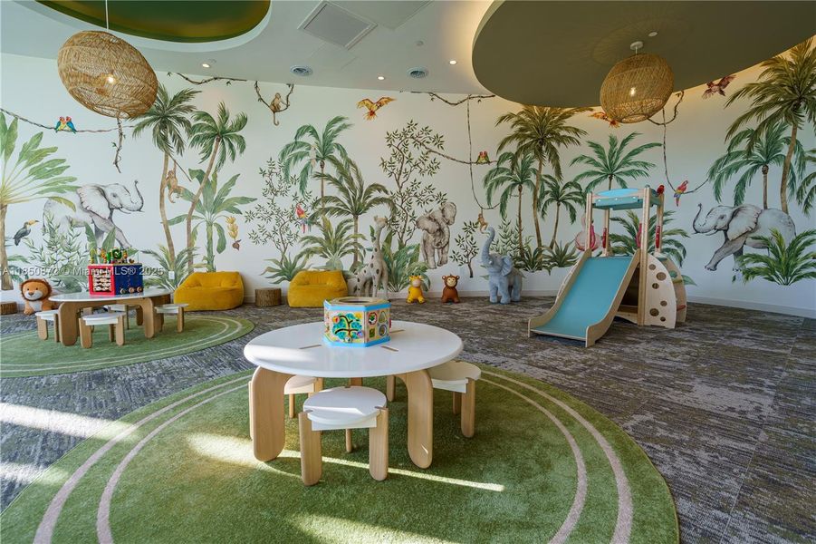 Community amenities in , Miami (Image 38).