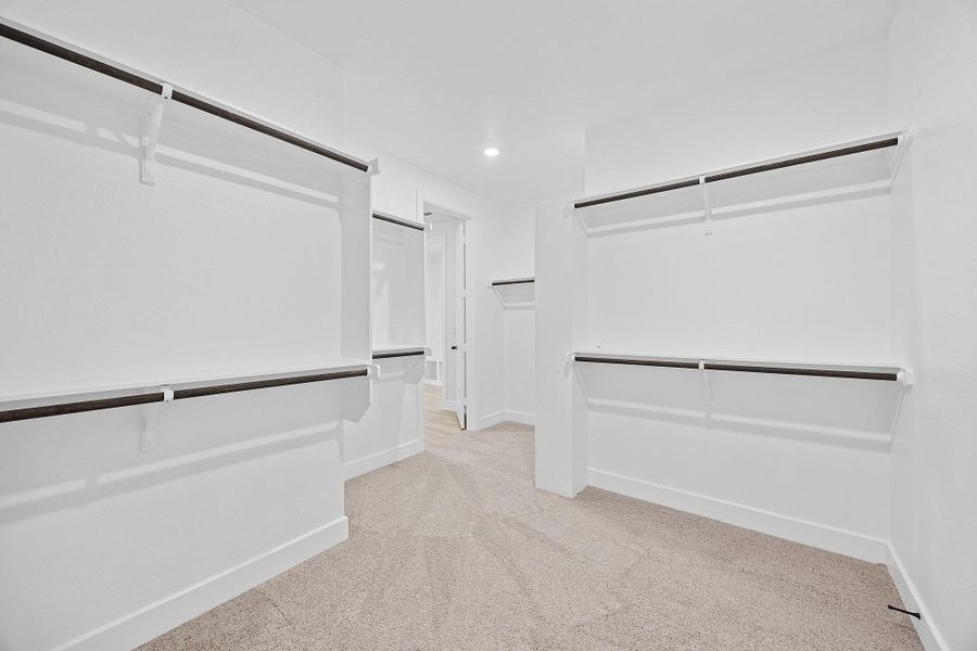 Spacious, unfurnished interior of a new home in The Colony, Bastrop (Image 32).
