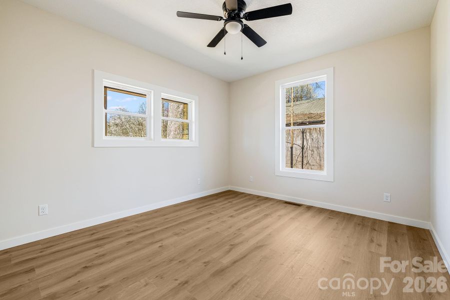 Spacious, unfurnished interior of a new home in , Alexander (Image 18).