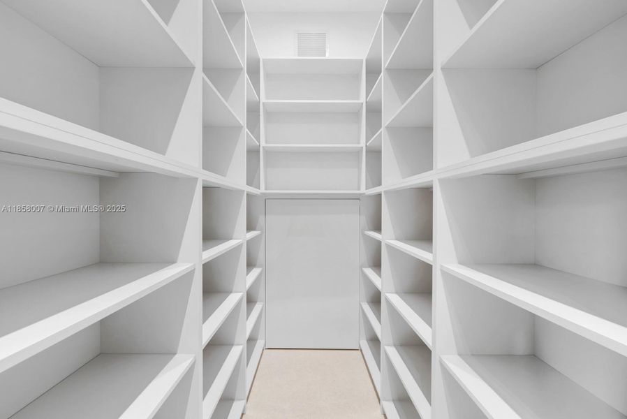 Image 70 of a home in .