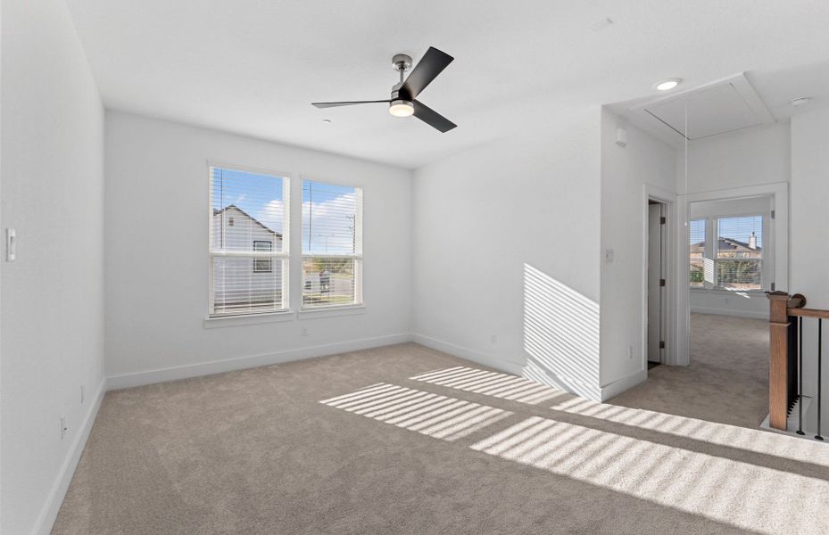 Spacious, unfurnished interior of a new home in Northpoint at Old Settlers, Round Rock (Image 24).