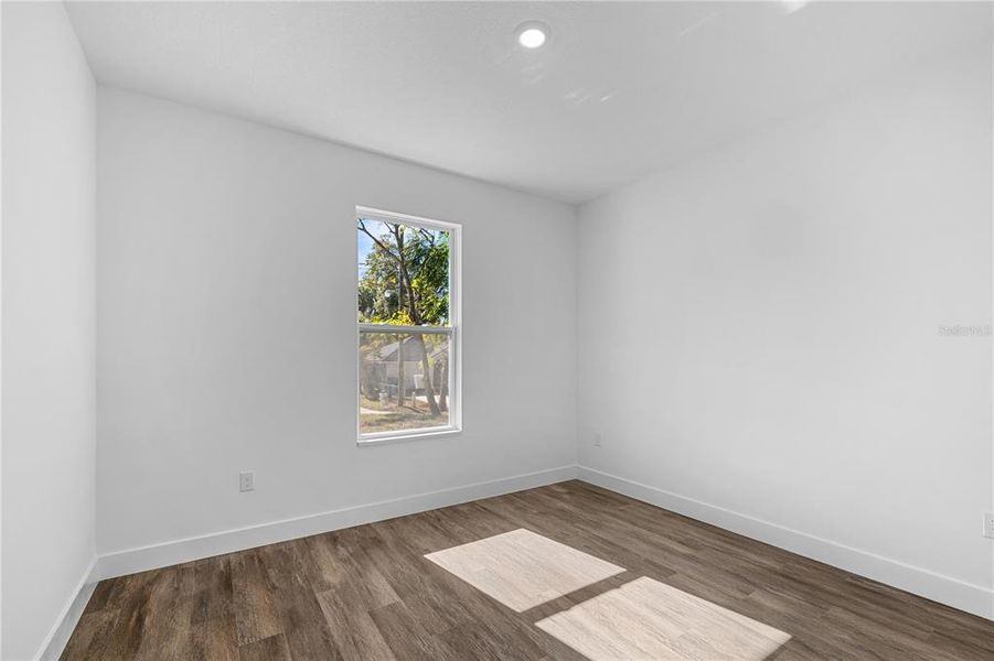 Spacious, unfurnished interior of a new home in , Deland (Image 38).