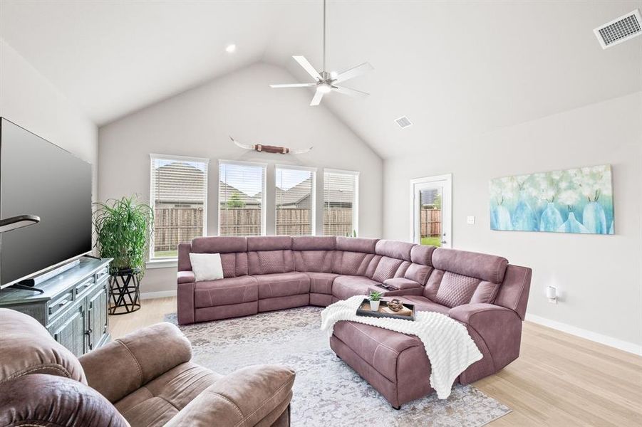 Furnished interior view inside a new home in Eastridge, McKinney (Image 9).