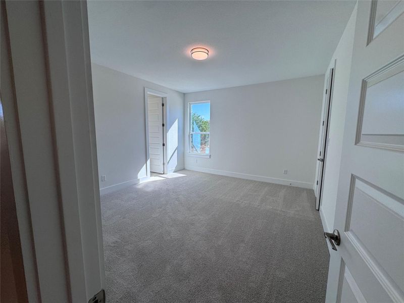 Spacious, unfurnished interior of a new home in ClearWater Ranch, Liberty Hill (Image 29).