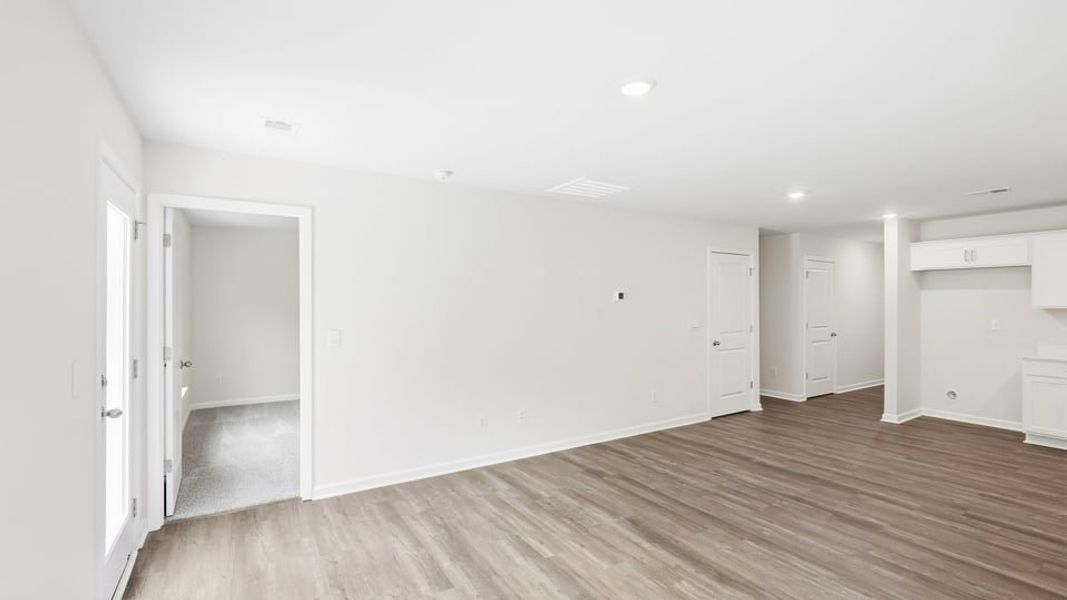Spacious, unfurnished interior of a new home in Durbin Meadows, Fountain Inn (Image 24).
