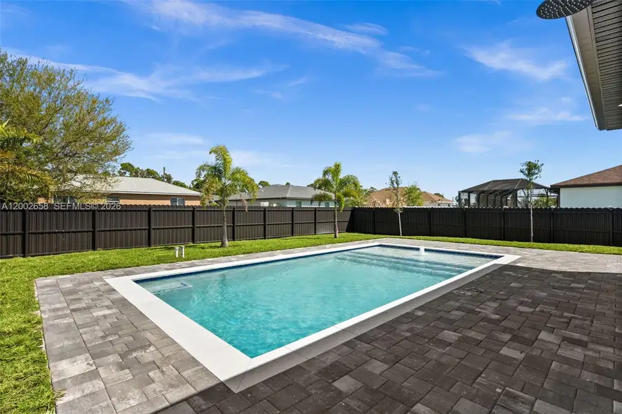 Exterior details and patio area of a home in , Cape Coral (Image 19).