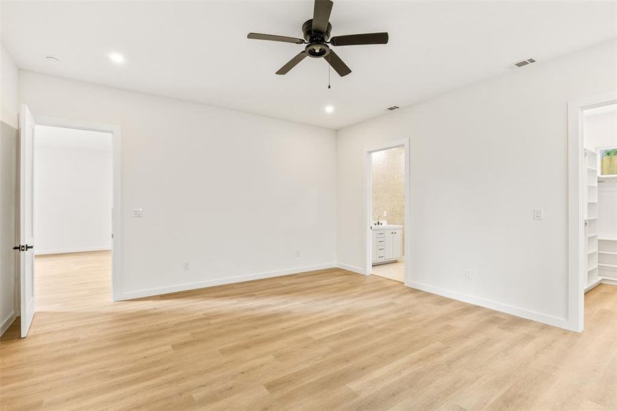 Spacious, unfurnished interior of a new home in , Dallas (Image 18).