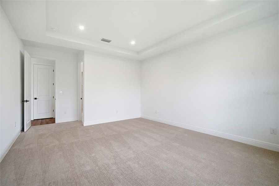 Spacious, unfurnished interior of a new home in North River Ranch, Parrish (Image 34).