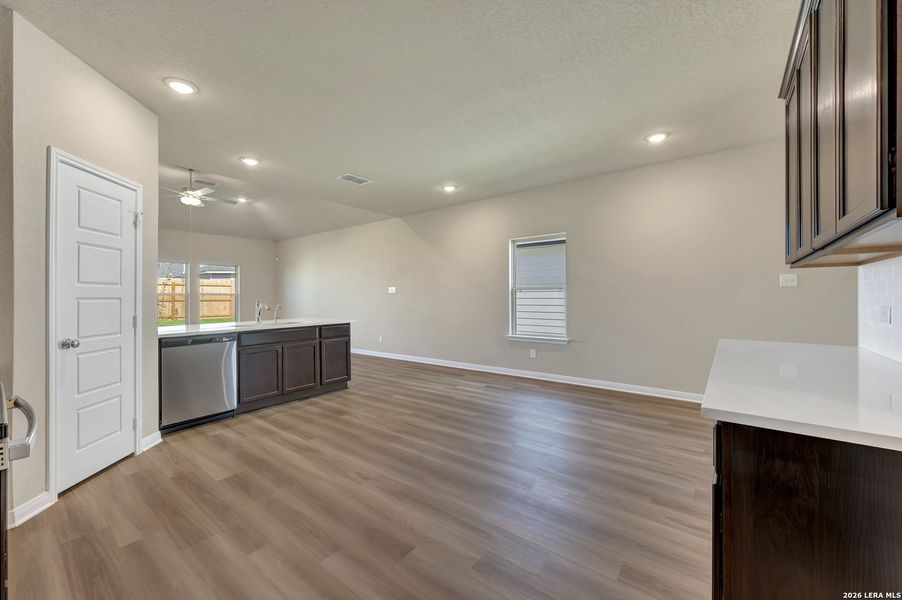 Spacious, unfurnished interior of a new home in Park Place, New Braunfels (Image 24).