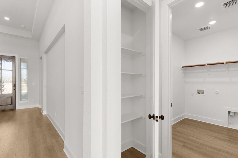 Spacious, unfurnished interior of a new home in The Grove at Blackhawk, Pflugerville (Image 55). Spacious, unfurnished interior of a new home in The Grove at Blackhawk, Pflugerville (Image 55).