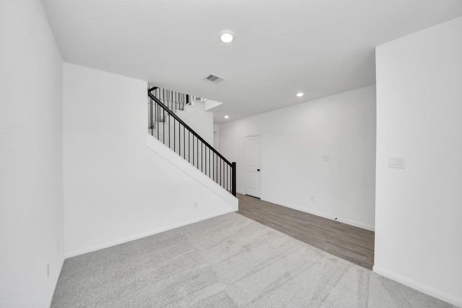 Spacious, unfurnished interior of a new home in , Katy (Image 18).