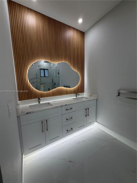 Furnished interior view inside a new home in , Lehigh Acres (Image 8).