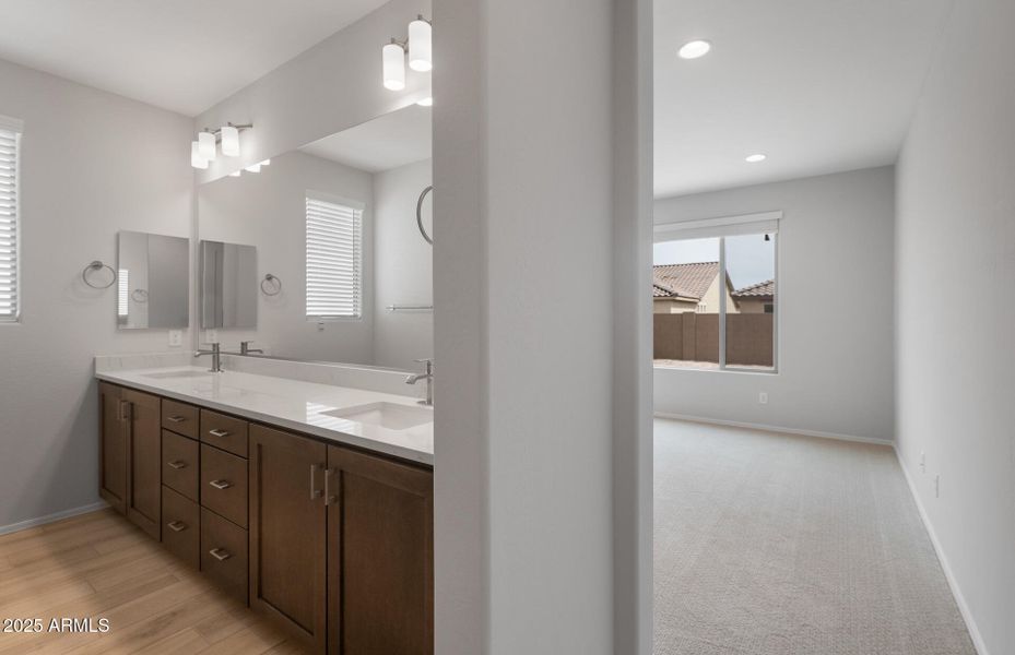 Owner's Bathroom Owner's Bathroom