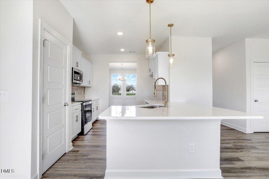 18-108 Hudson Vlg Dr-18