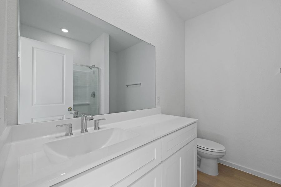 Image 10 of a home in Crosby Farms.