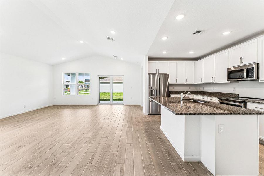 Spacious, unfurnished interior of a new home in , Port St. Lucie (Image 30).