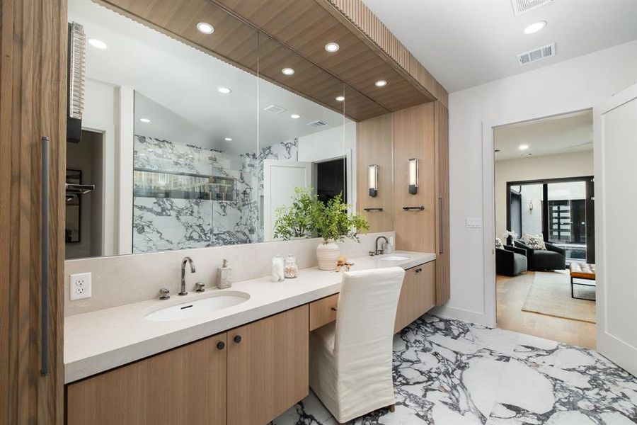 Furnished interior view inside a new home in , Dallas (Image 28). Furnished interior view inside a new home in , Dallas (Image 28).